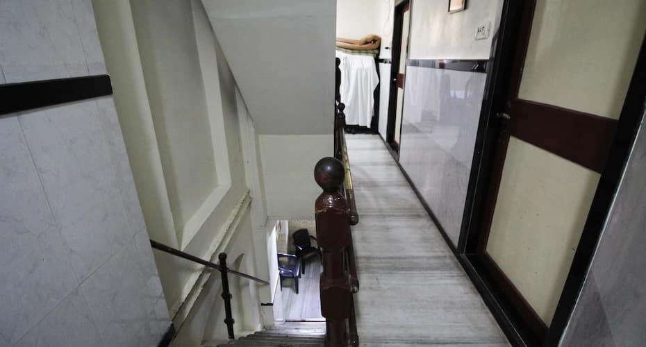 Hotel Travellers inn Fort, Mumbai 5